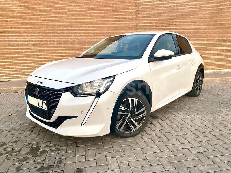 Usado Peugeot 208 Allure 100 CV (73 kW) 2020 Blanco Utilitario