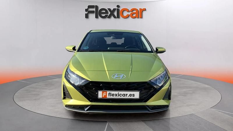 Usado Hyundai i20 101 CV (74 kW) 2024 Verde Utilitario