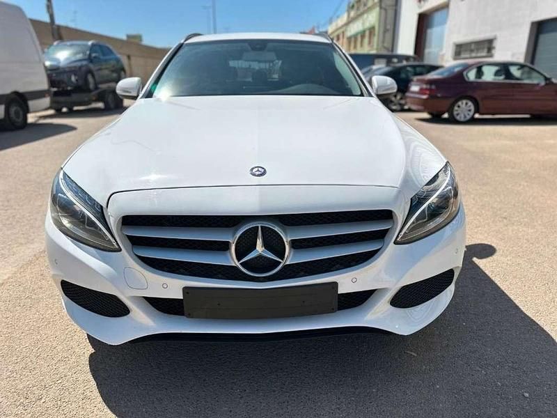 Usado Mercedes C200 Elegance 136 CV (100 kW) 2014 Blanco Familiar
