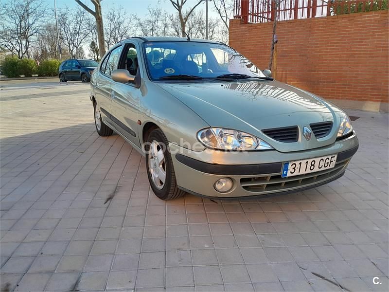 Usado Renault Mégane II 110 CV (80 kW) 2003 Verde Berlina