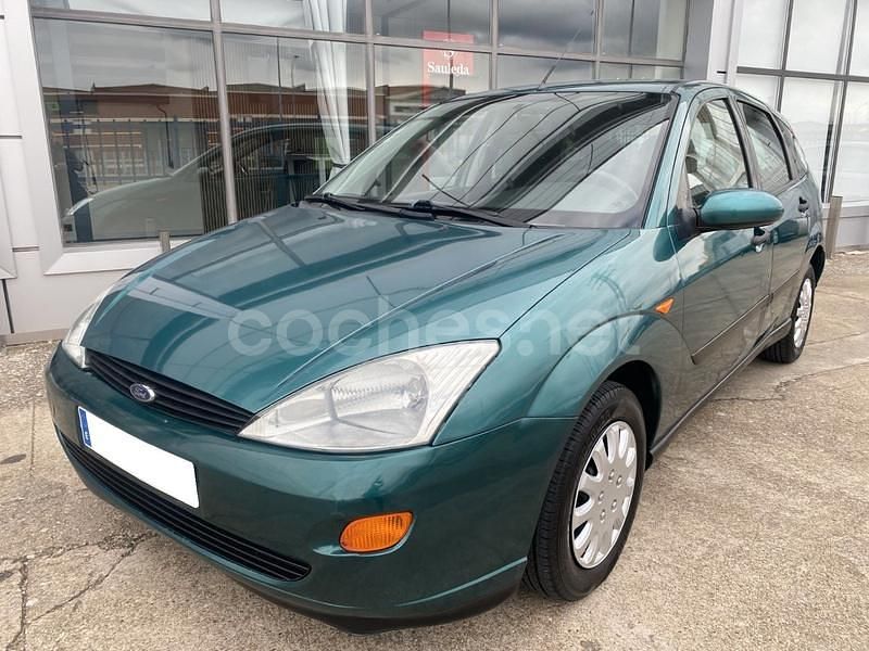 Verde Usado 2004 Ford Focus Trend Berlina | 2499 € (Precio justo) - Imagen 1/4