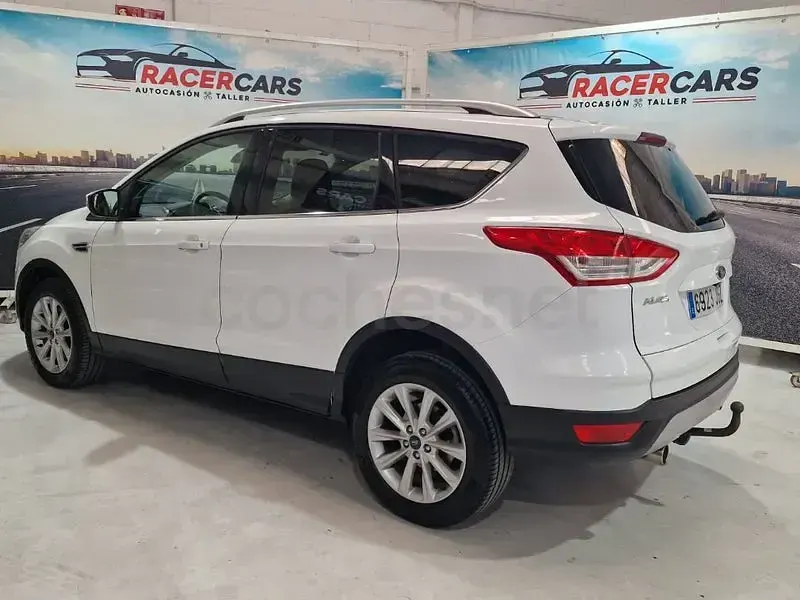 Usado Ford Kuga Titanium 150 CV (110 kW) 2016 Blanco SUV