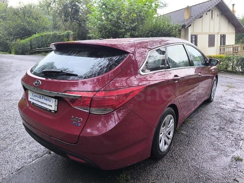 Usado Hyundai i40 136 CV (100 kW) 2012 Granate Familiar