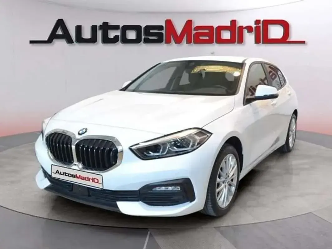 Usado BMW 118 Comfort Edition 136 CV (100 kW) 2022 Negro Utilitario