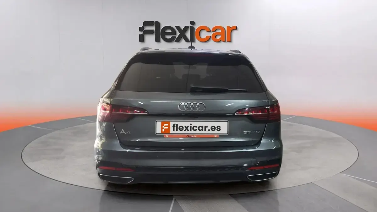 Usado Audi A4 Premium 163 CV (119 kW) 2021 Gris Familiar