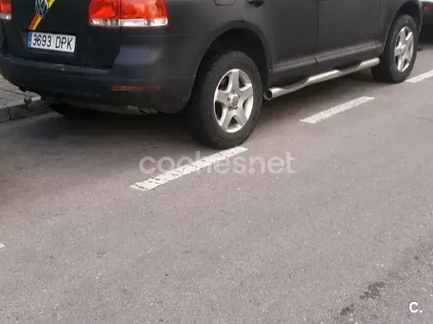 Usado VW Touareg 225 CV (165 kW) 2005 Negro SUV