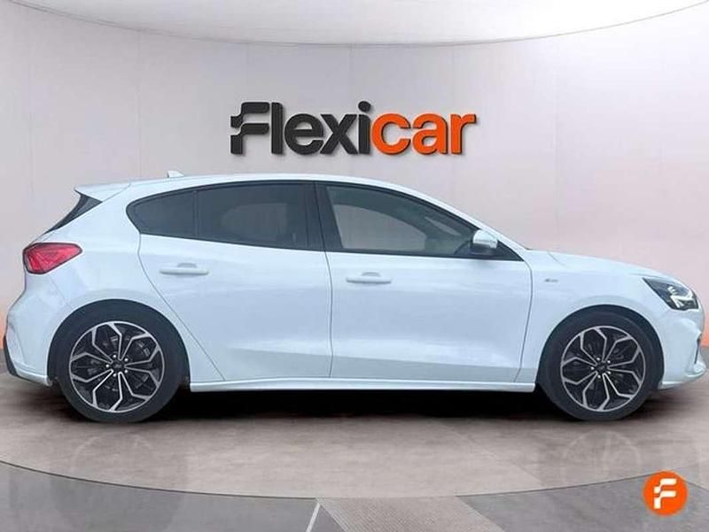 Usado Ford Focus ST-Line 125 CV (91 kW) 2020 Blanco Utilitario