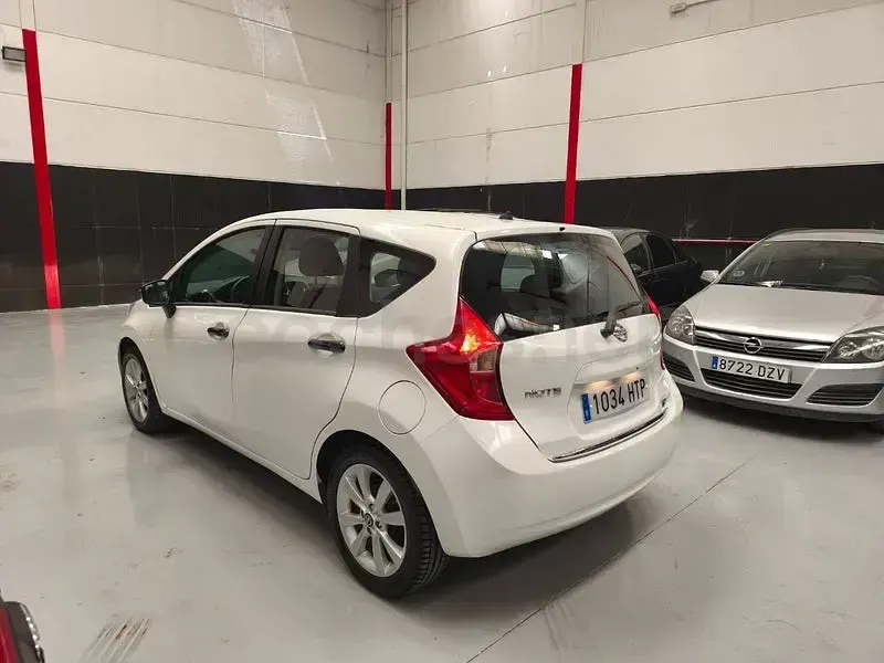 Usado Nissan Note Acenta 80 CV (58 kW) 2013 Blanco Utilitario