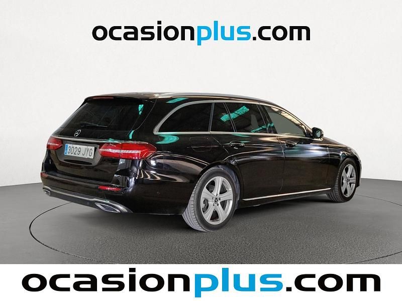 Usado Mercedes E220 194 CV (142 kW) 2017 Negro Familiar
