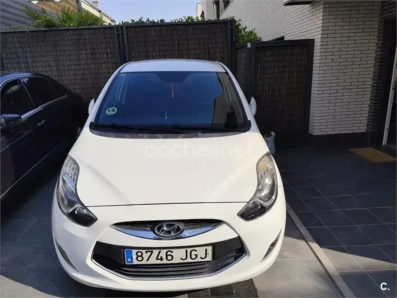 Usado Hyundai ix20 115 CV (84 kW) 2015 Blanco Utilitario