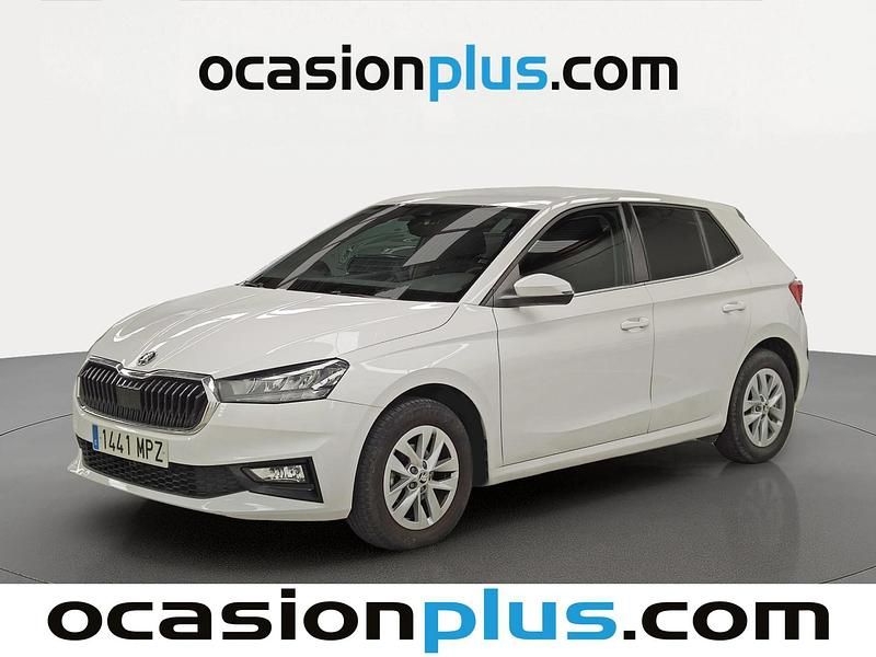 Usado Skoda Fabia Selection 95 CV (69 kW) 2024 Blanco Utilitario