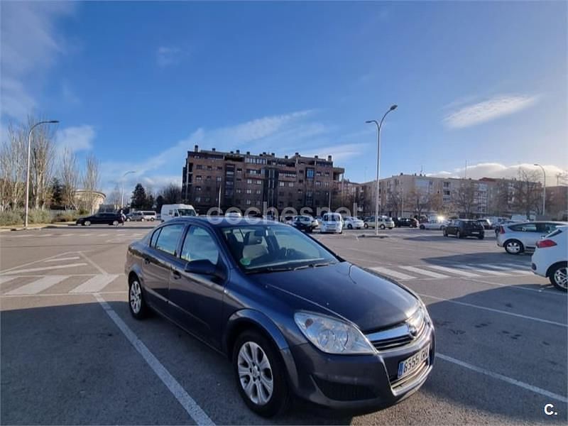 Azul Usado 2008 Opel Astra Enjoy Berlina | 3000 € (Precio justo) - Imagen 1/4