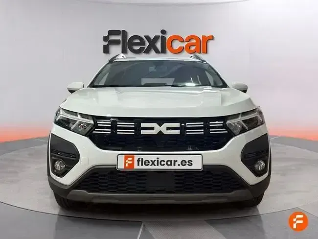 Usado Dacia Jogger Expression 110 CV (80 kW) 2023 Blanco Monovolumen
