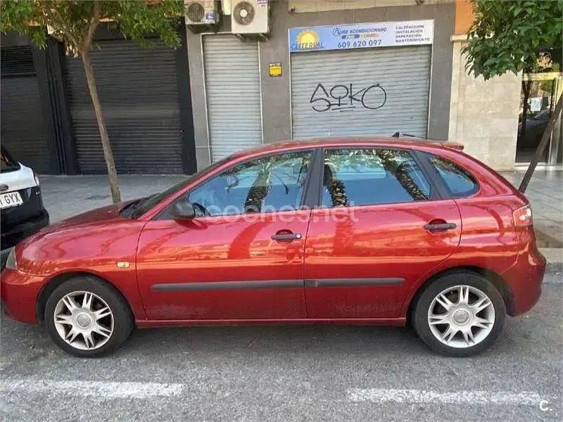 Usado Seat Ibiza Reference 85 CV (62 kW) 2007 Granate Utilitario