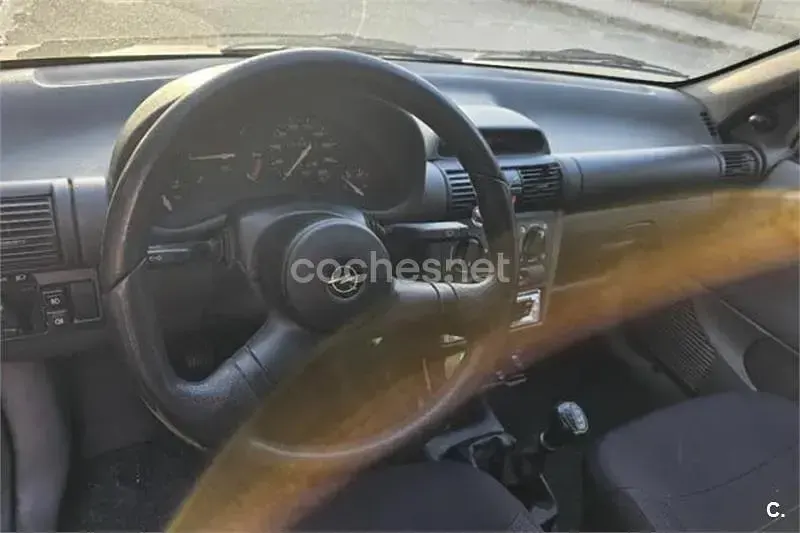 Usado Opel Corsa Swing 50 CV (36 kW) 1994 Azul Utilitario