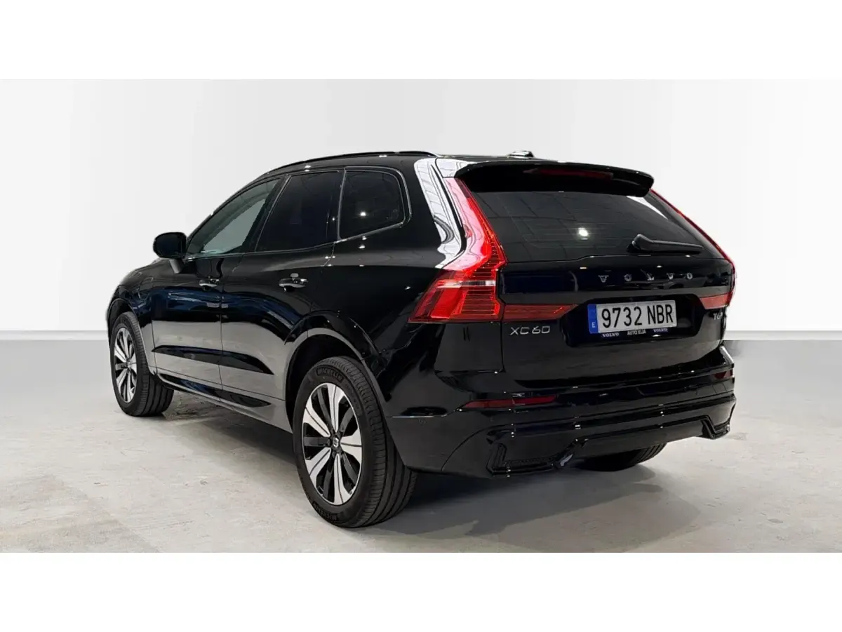 Usado Volvo XC60 Plus 350 CV (257 kW) 2025 Negro SUV