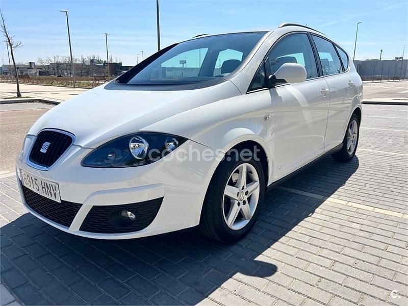 Usado Seat Altea XL Reference 105 CV (77 kW) 2013 Blanco Monovolumen