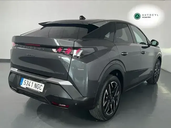Usado Peugeot 3008 Allure 145 CV (106 kW) 2025 Gris / plata SUV
