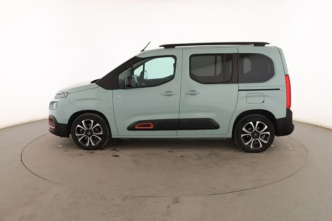 Usado Citroën Berlingo Shine 131 CV (96 kW) 2019 Verde Monovolumen