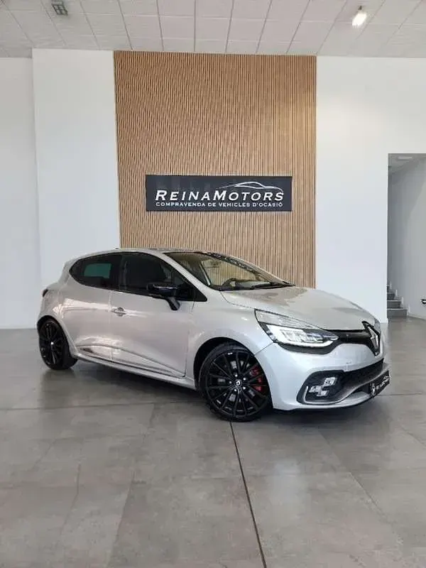 Usado Renault Clio Trophy 220 CV (161 kW) 2017 Gris Utilitario