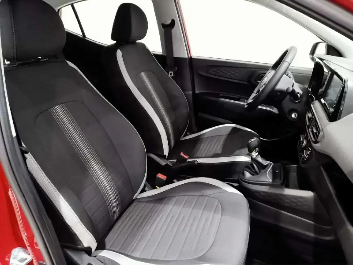 Nuevo Hyundai i10 63 CV (46 kW) 2026 Rojo Utilitario