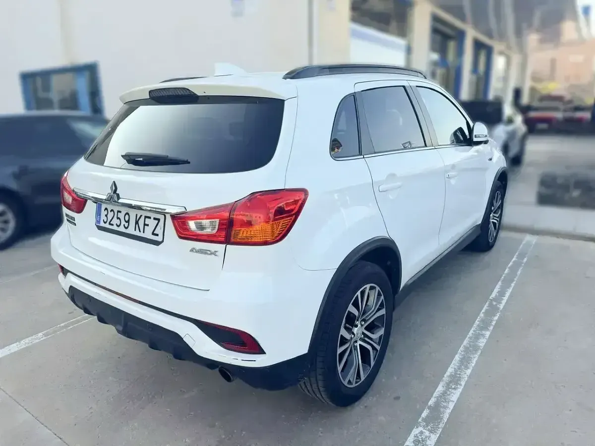 Usado Mitsubishi ASX Motion 117 CV (86 kW) 2017 Blanco SUV
