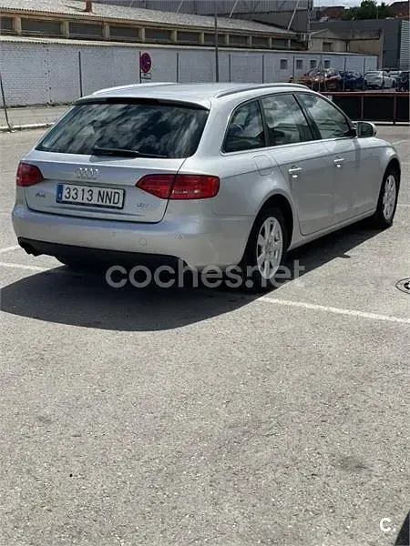 Usado Audi A4 120 CV (88 kW) 2009 Gris / plata Familiar