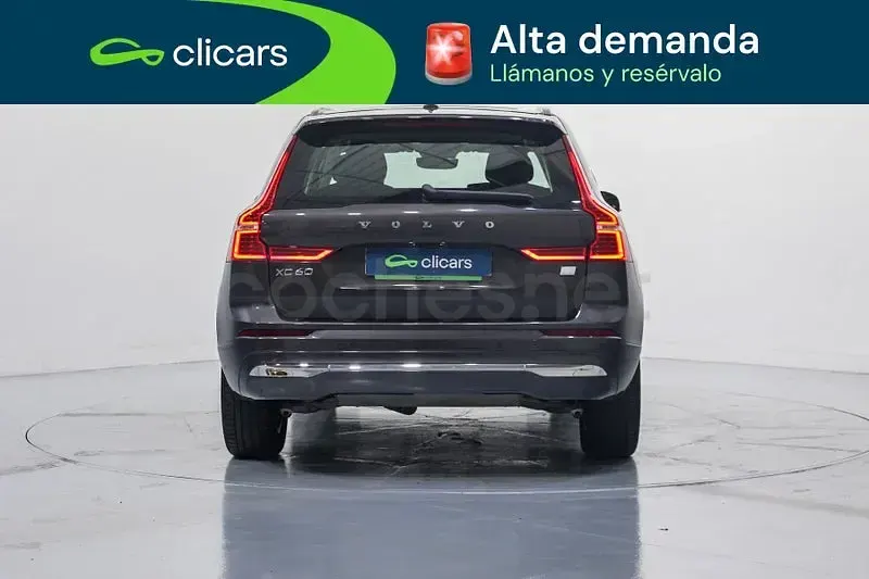 Usado Volvo XC60 Core 350 CV (257 kW) 2022 Gris / plata SUV