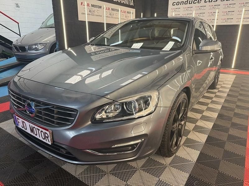 Usado Volvo V60 285 CV (209 kW) 2016 Gris / plata Familiar