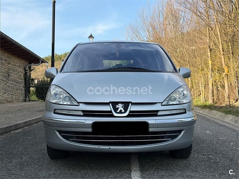 Usado Peugeot 807 Style 136 CV (100 kW) 2014 Gris / plata Monovolumen