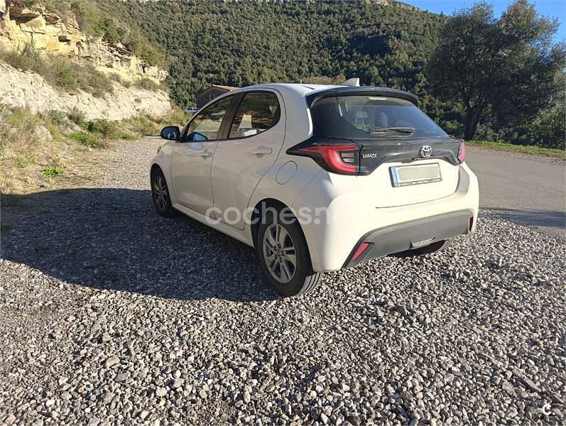 Usado Toyota Yaris 125 CV (91 kW) 2022 Blanco Utilitario