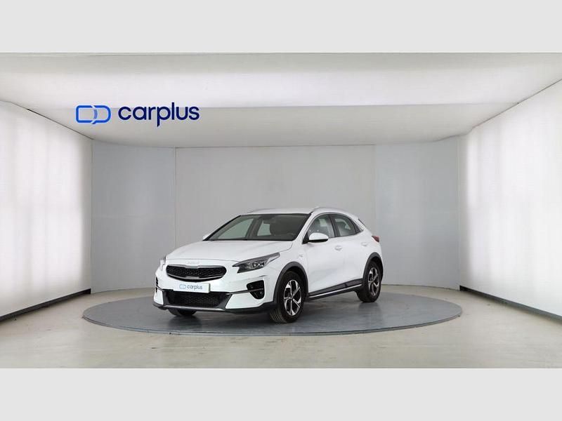 Deluxe white (perlado) Usado 2022 Kia XCeed SUV | 17.990 € - Imagen 1/4