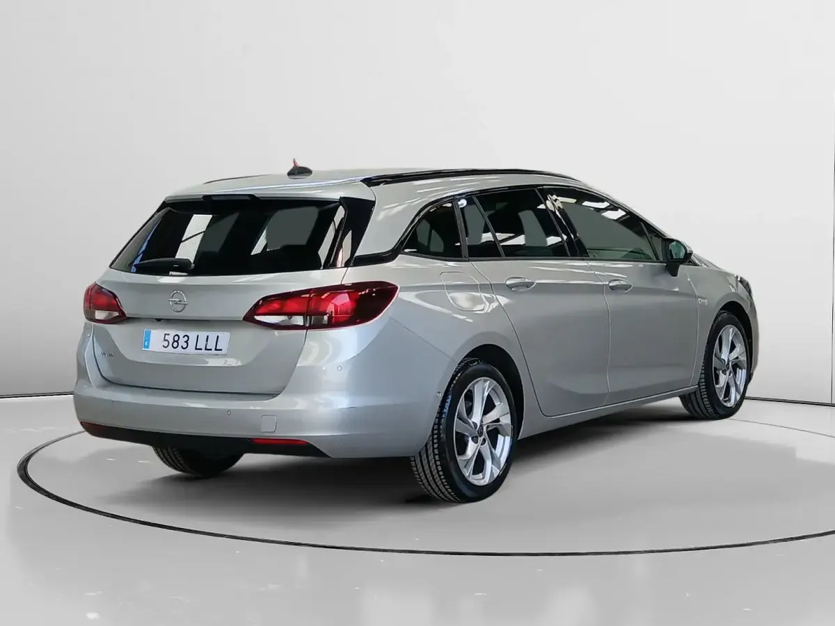 Usado Opel Astra Business Elegance 145 CV (106 kW) 2020 Gris Familiar