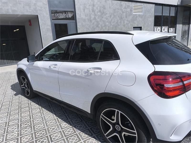 Usado Mercedes GLA200 AMG line 136 CV (100 kW) 2018 Blanco SUV