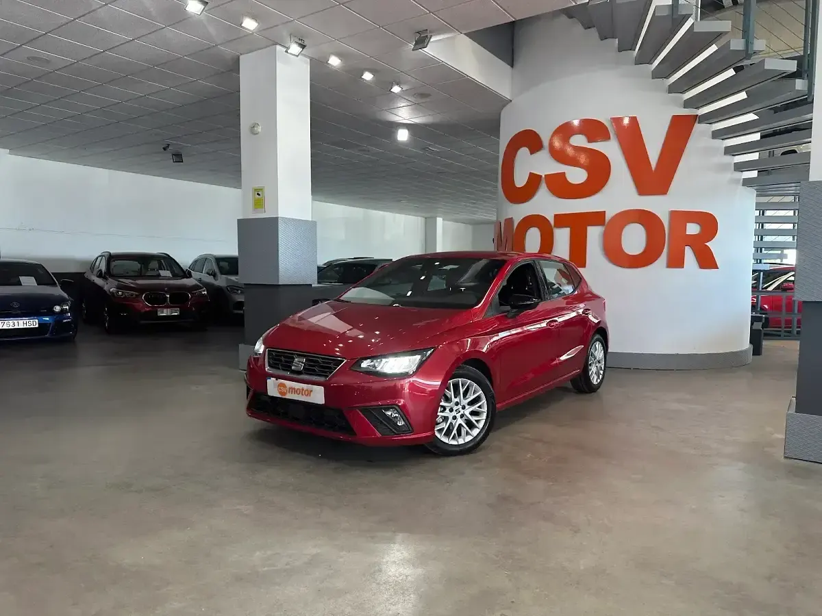 Usado Seat Ibiza FR 116 CV (85 kW) 2024 Rojo Utilitario