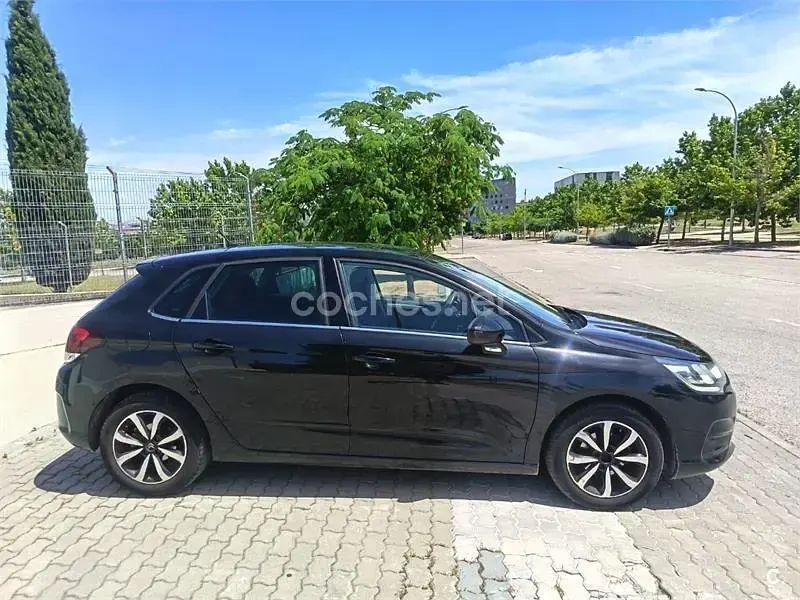 Usado Citroën C4 Live 99 CV (72 kW) 2018 Negro Berlina