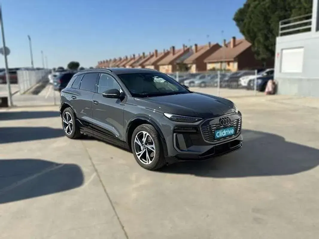 Usado Audi e-tron Advanced 239 kW (326 CV) 2025 Gris SUV