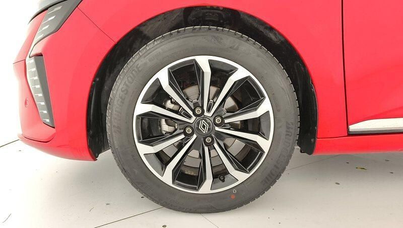 Usado Renault Clio V Techno 101 CV (74 kW) 2025 Rojo Berlina