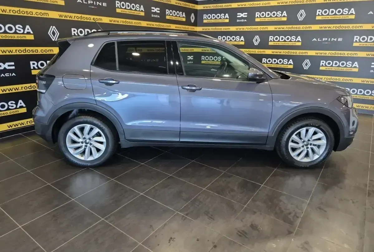 Usado VW T-Cross Advance 95 CV (69 kW) 2022 Gris SUV
