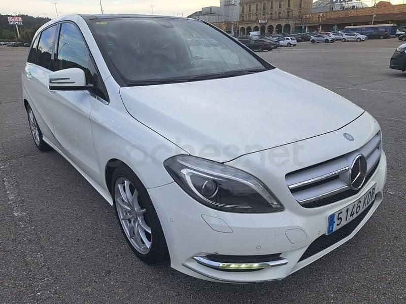 Usado Mercedes B200 136 CV (100 kW) 2014 Blanco Monovolumen
