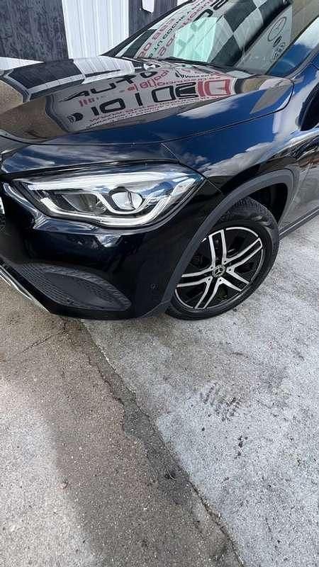 Usado Mercedes GLA180 150 CV (110 kW) 2020 Negro SUV