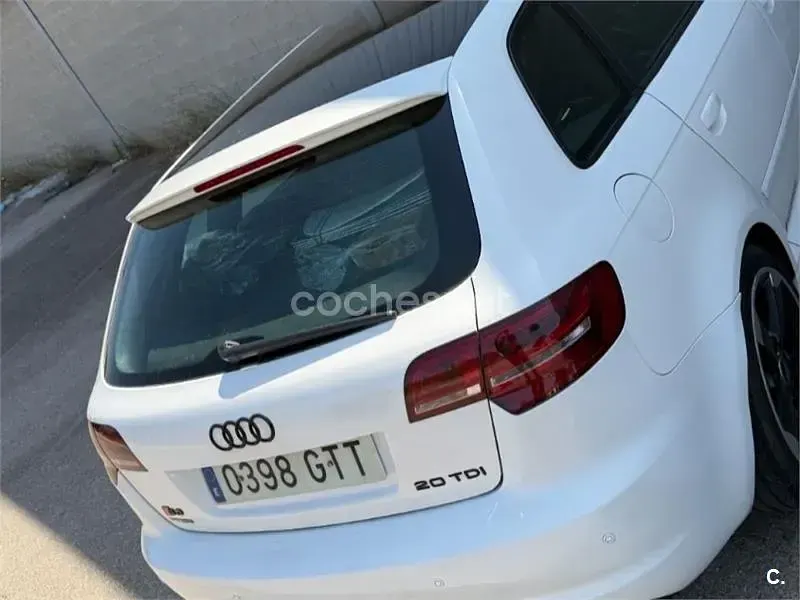 Usado Audi A3 Ambition 140 CV (102 kW) 2010 Blanco Utilitario