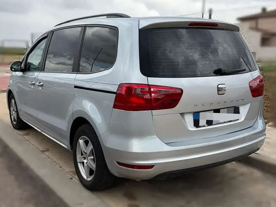 Usado Seat Alhambra Ecomotive 140 CV (102 kW) 2010 Gris Monovolumen