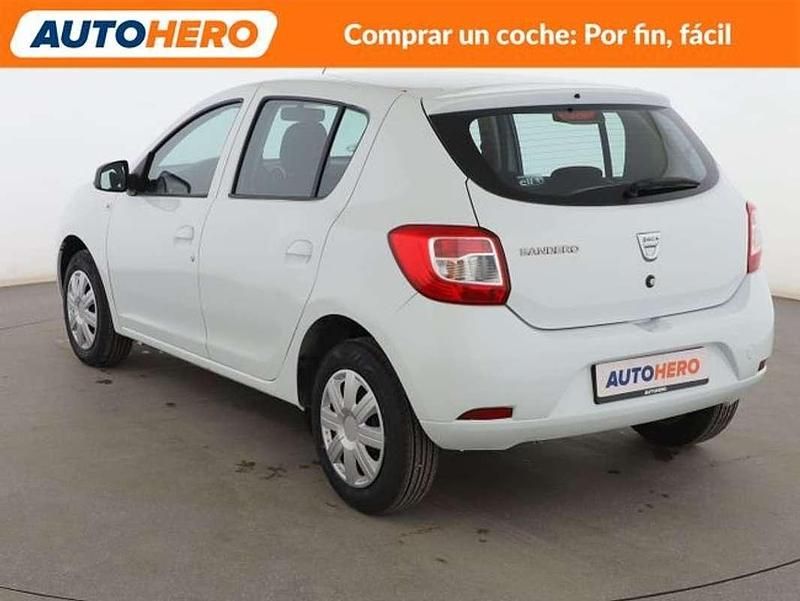 Usado Dacia Sandero Lauréate 75 CV (55 kW) 2015 Blanco Utilitario