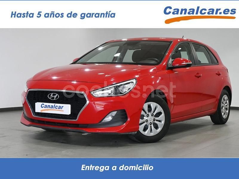 Usado Hyundai i30 120 CV (88 kW) 2019 Rojo Berlina