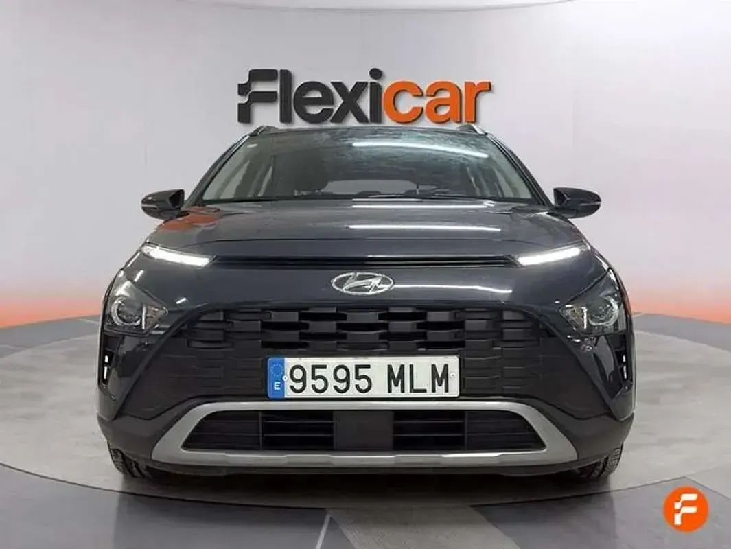Usado Hyundai Bayon 84 CV (61 kW) 2023 Gris SUV