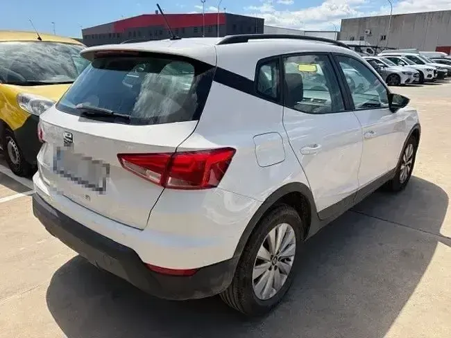 Usado Seat Arona Ecomotive 95 CV (69 kW) 2020 Blanco SUV
