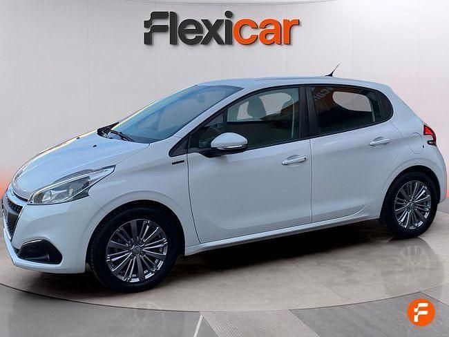 Usado Peugeot 208 Signature Sky 110 CV (80 kW) 2018 Blanco Utilitario