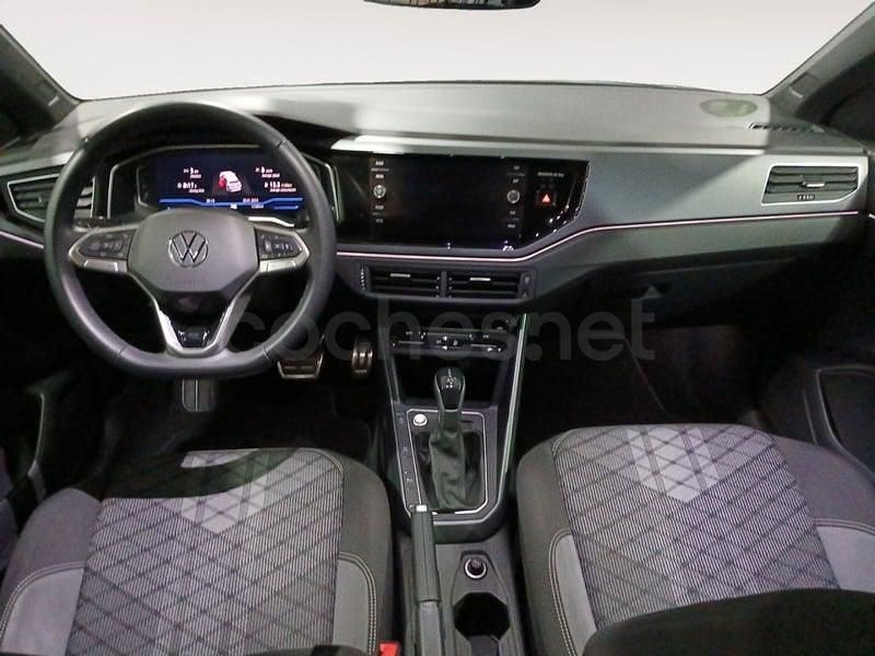 Usado VW Taigo R-line 115 CV (84 kW) 2024 Gris / plata SUV
