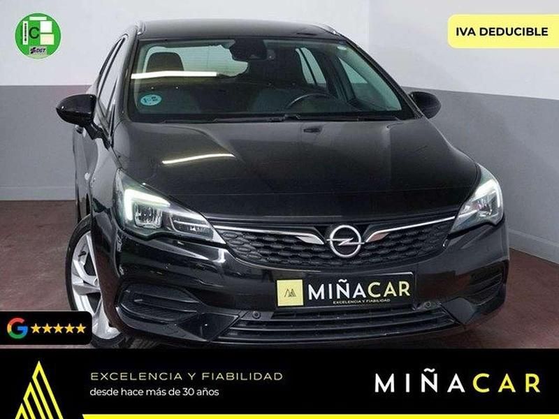 Usado Opel Astra Elegance 131 CV (96 kW) 2022 Negro Utilitario
